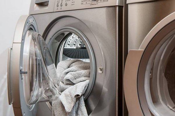 Comment choisir une machine à laver efficace et économique pour votre appartement à la maison